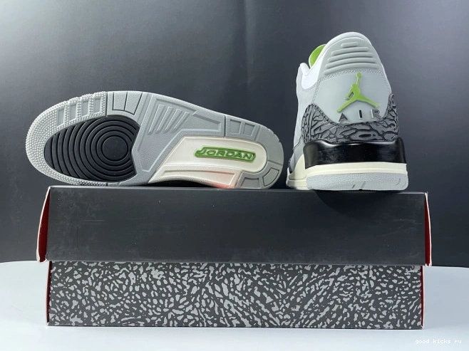 136064-006 Chlorophyll Retro Jordan 3 Air 0819
